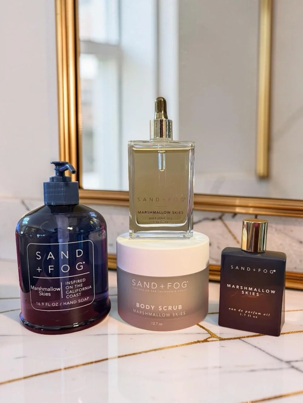 SAND + FOG NWT Qty 4 Marshmallow Skies Bath & Body Set - Navy & Gold Accents